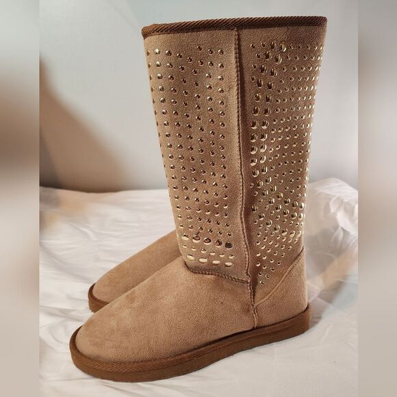 Lightweight Tan And Gold Studded Tall Faux Fur Lined Boots Size 8 - Picture 1 of 5